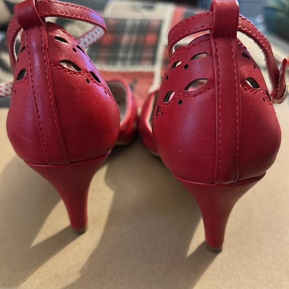 Bettie Page- RED Shoes by ELLIE size 9 - Picture 5 of 5